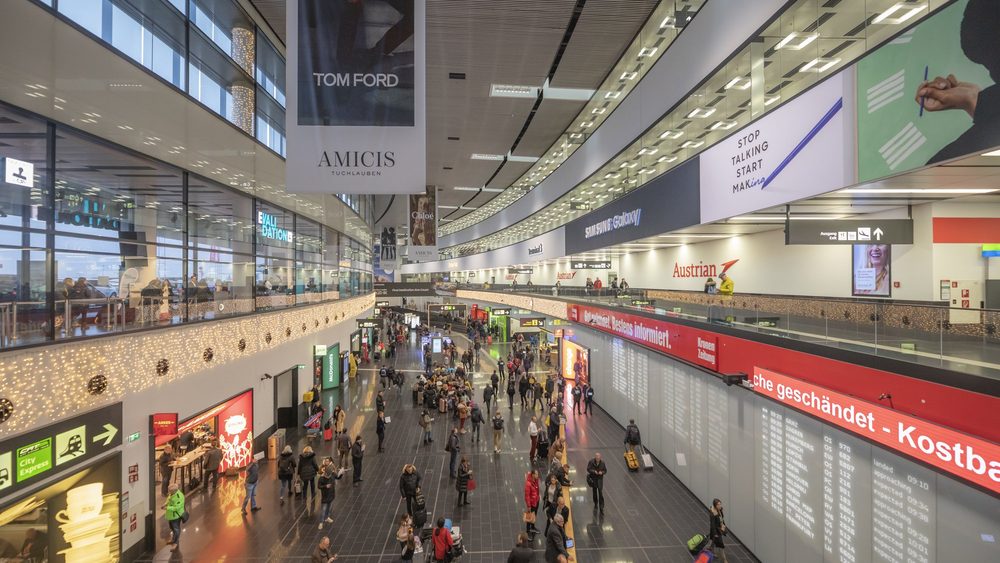 The long shopping and check-in concourse of Terminal 3 at Vienna International Airport