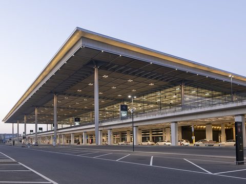 The canopy and glass front of Terminal 1 at Berlin Brandenburg Airport