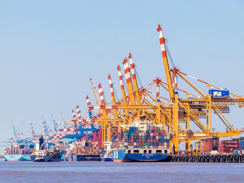 Container cranes at the Bremerhaven container terminal