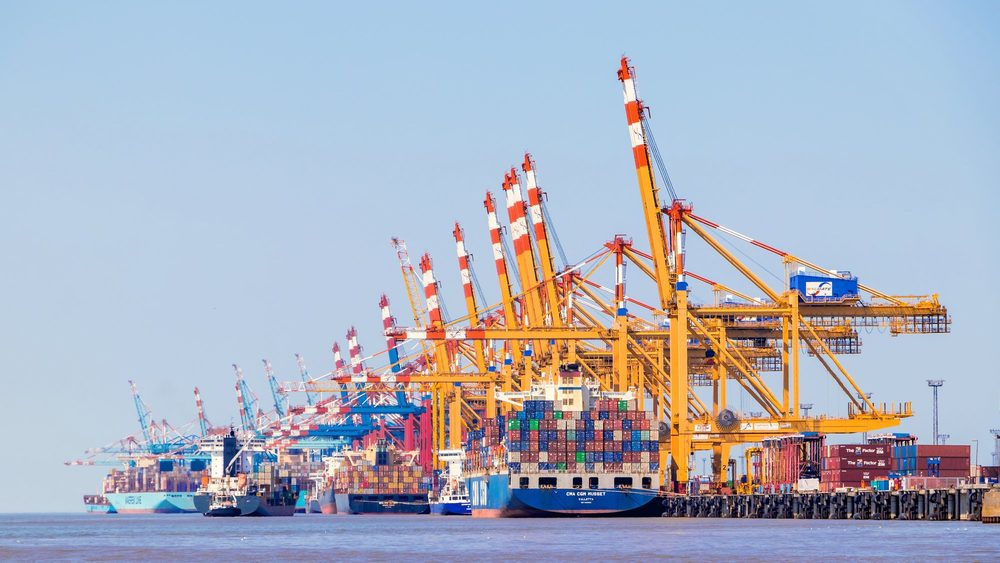 Container cranes at the Bremerhaven container terminal