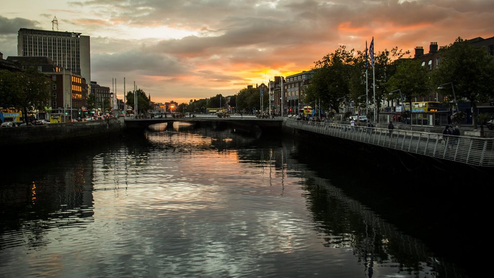 O'Connell Bridge and the River Liffey at sunset in Dublin, Ireland