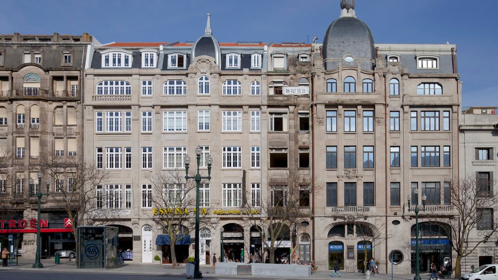 Ornate building on Avenida dos Aliados in Porto
