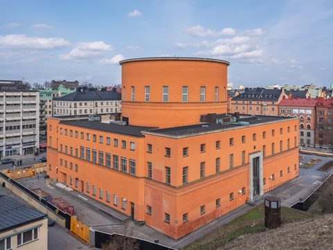 The round Stockholm City Library building by Gunnar Asplund